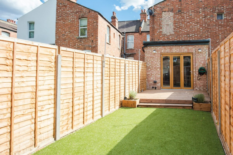 Exterior & Views, Stylish & Modern 3 Bed Flat in NW London With Garden, London