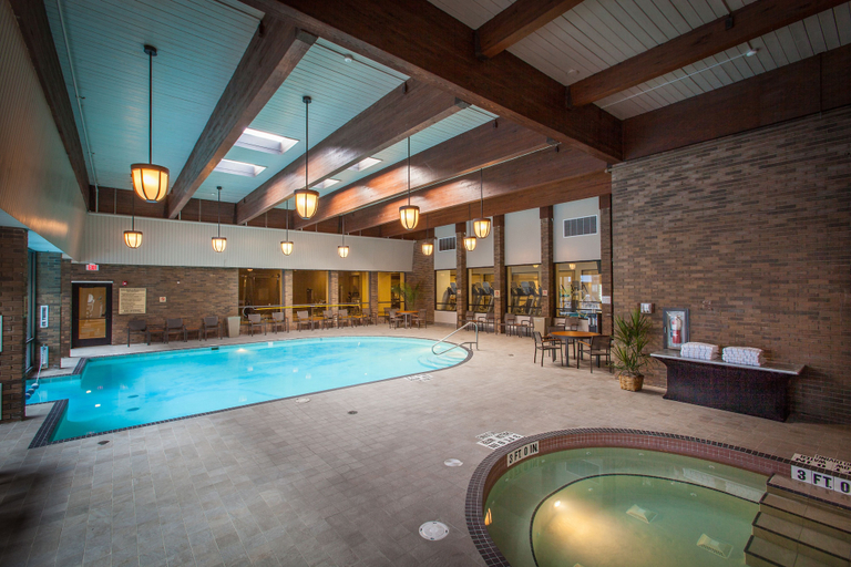 Sport & Beauty 3, DoubleTree by Hilton Pittsburgh - Green Tree, Allegheny