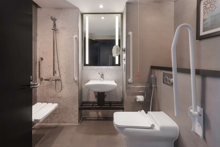 Bathroom 5, Radisson Blu Hotel & Resort, Al Ain, Al Ain