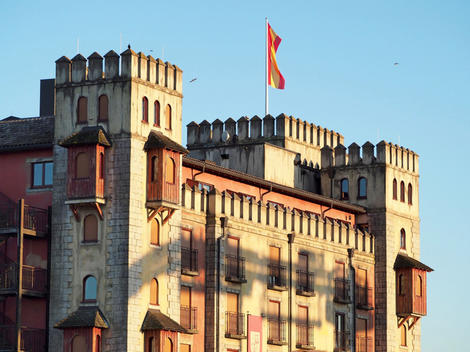 Europa-Park Freizeitpark & Erlebnis-Resort, Hotel Castillo Alcazar, Ortenaukreis