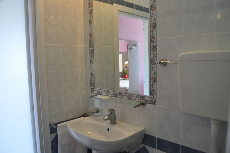 Bathroom 4, Hotel Playa, Rimini