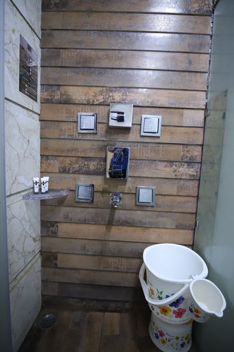 Bathroom 4, Hotel Visit, Barnala