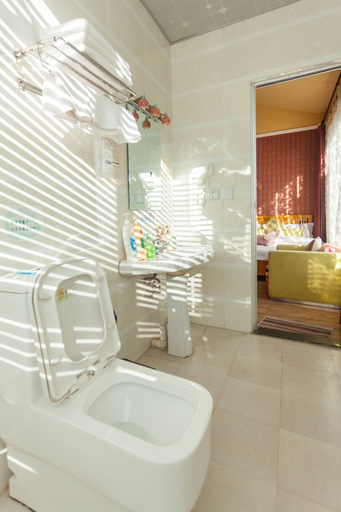 Bathroom 3, Lijiang X.ann Blossom inn, Lijiang