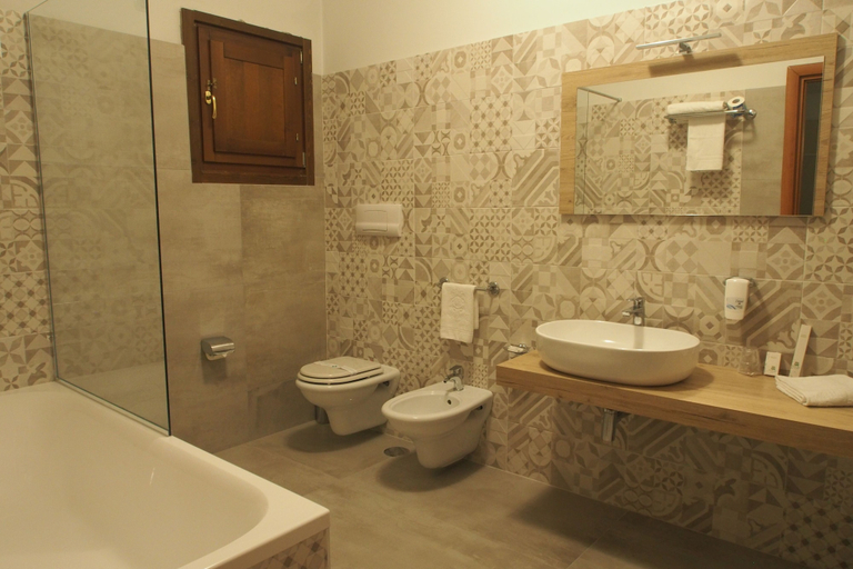 Bathroom 5, Bel Sito Hotel Le Due Torri, Avellino