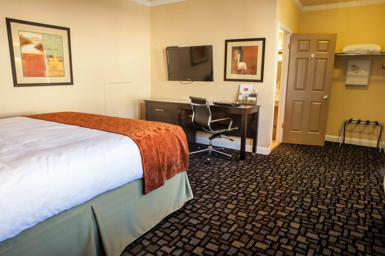 Bedroom 3, Marinwood Inn & Suites, Marin