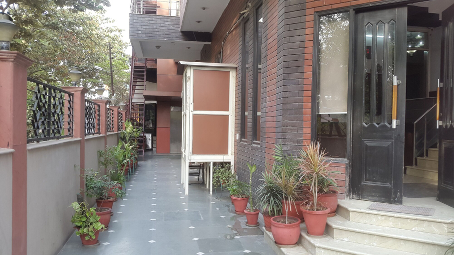 Exterior & Views 2, Hotel B&B INN, Gautam Buddha Nagar