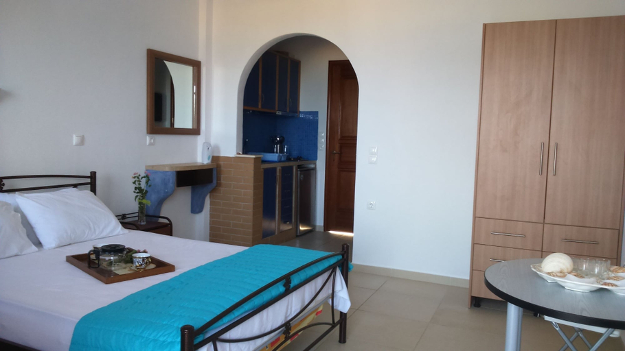 Bedroom 2, Ammoudia Studios, South Aegean