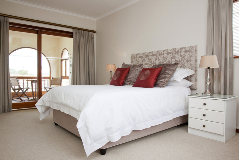Bedroom 2, Penguino Guest House, Overberg
