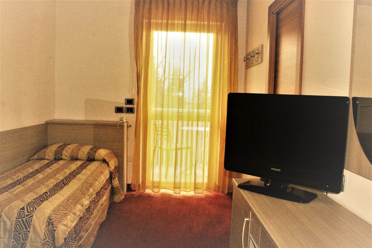 Bedroom 3, Nature Bio Hotel Elite, Trento