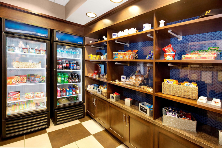 Food & Drinks 5, Hampton Inn Butler, Butler