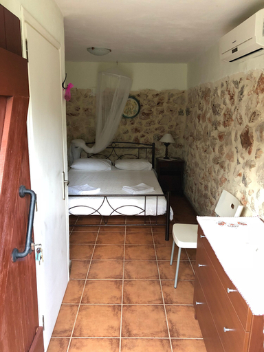 Others 5, Villa Melite, Ionian Islands
