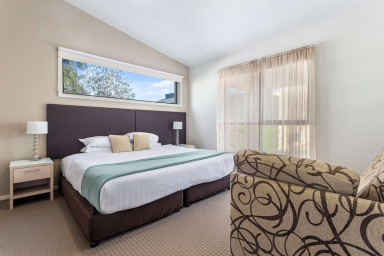 Bedroom 3, Quality Hotel Point Cook, Melbourne