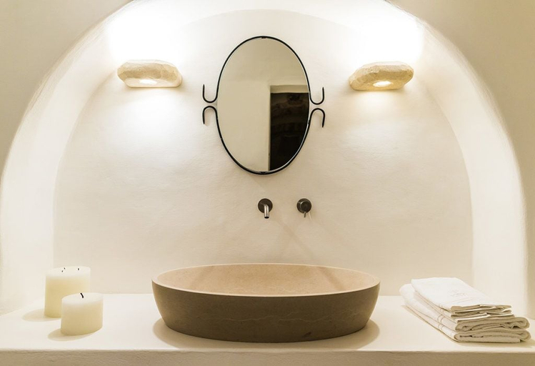 Bathroom 5, Borgo Canonica, Brindisi