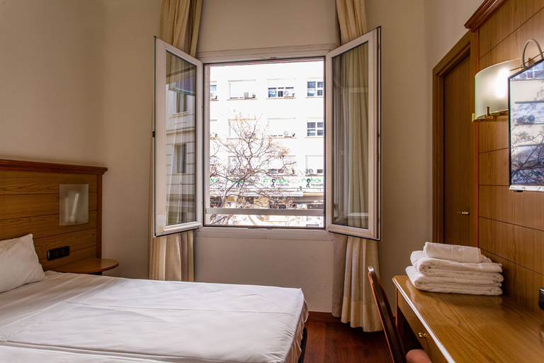 Bedroom 3, Negresco Gran Vía, Madrid