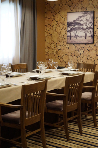 Food & Drinks 5, Hotel Triada, Stolichna