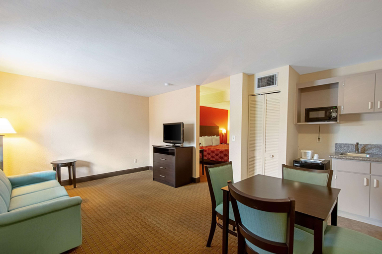 Others 5, Econo Lodge Inn & Suites Clearwater Central, Pinellas