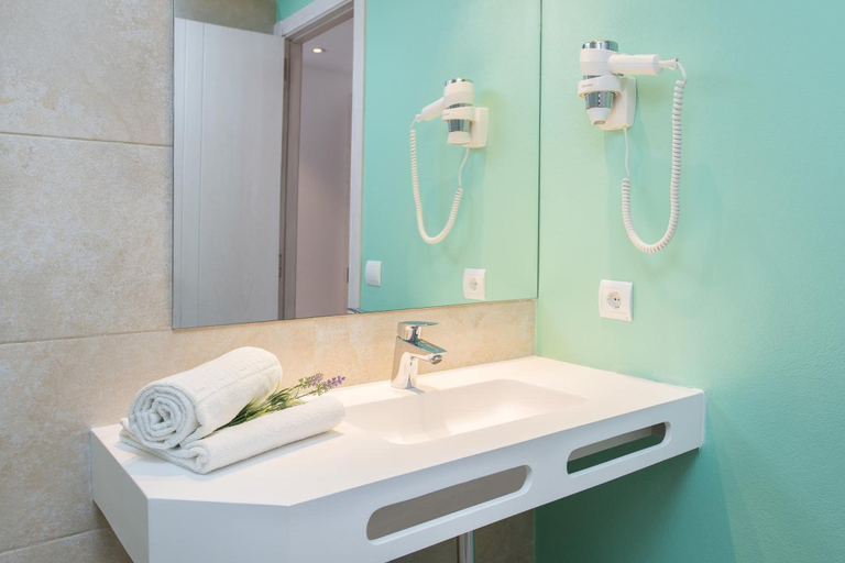 Bathroom 3, Art Apartments by Typic Hotels, Baleares
