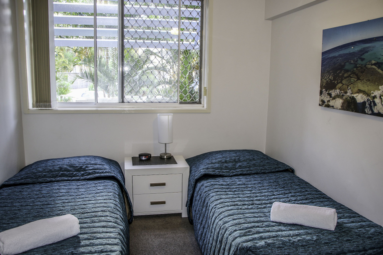 Bedroom 2, Surfers Beach Holiday Apartments, Gold Coast