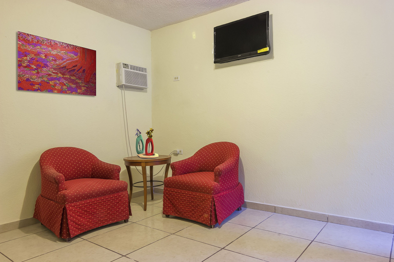 Others 5, Consul Suites, Juárez