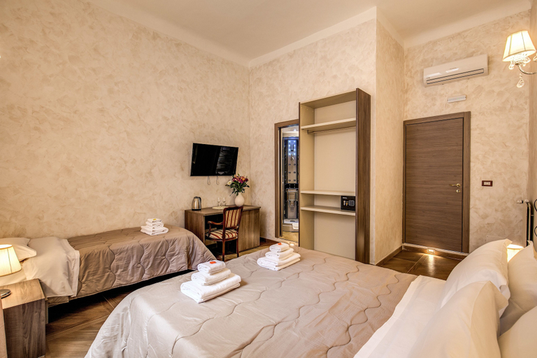 Bedroom 4, Amici Guesthouse, Rome