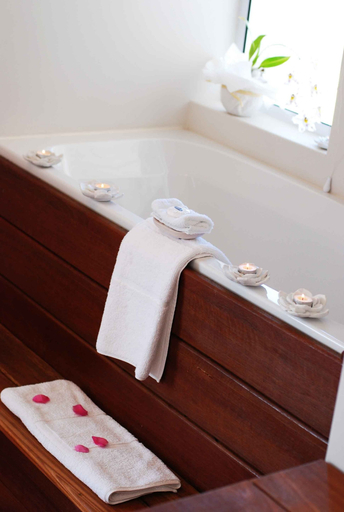 Bathroom 4, 138 Marine Beachfront Guesthouse, Overberg