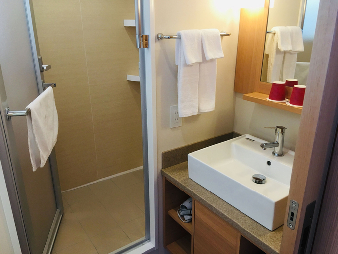 Bathroom 5, Red Roof Inn & Suites Osaka - Namba/Nippombashi, Osaka