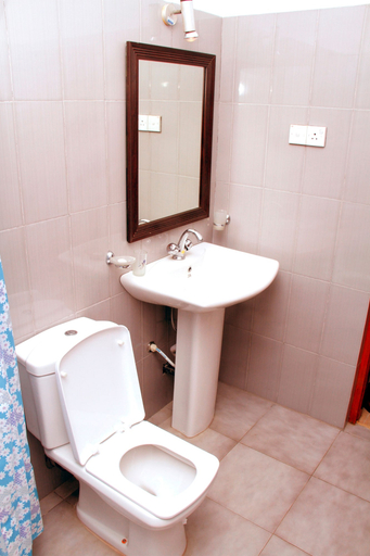 Bathroom 4, Ocean View, Bentota