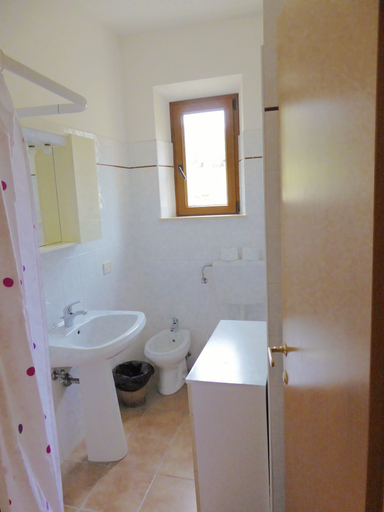 Bathroom 4, San Bernardino del Lago, Siena