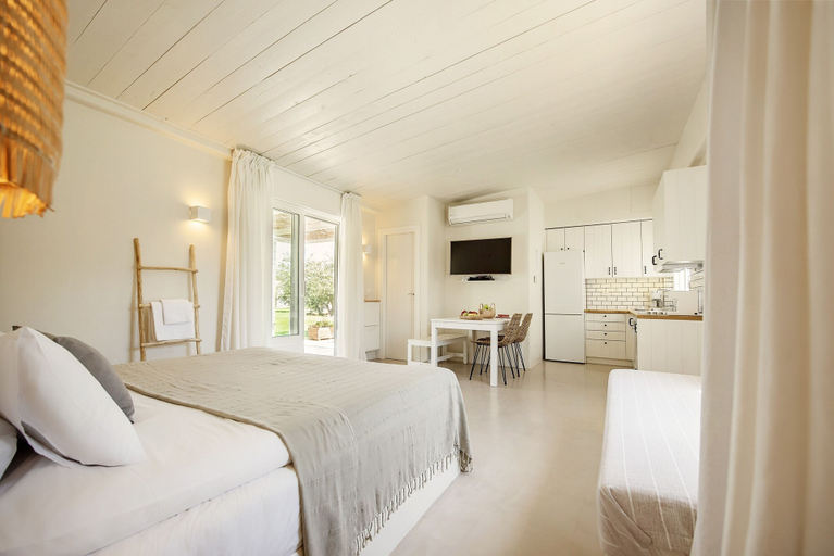Bedroom 2, Ta Spitakia, South Aegean