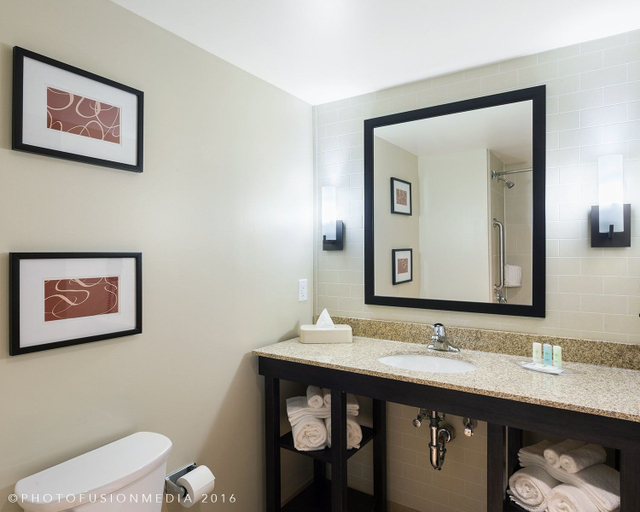 Bathroom 4, Tannery Suites, Clearfield