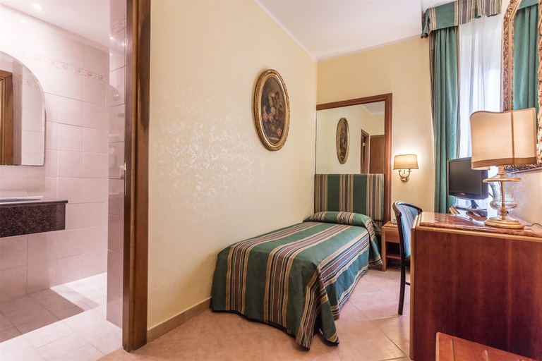 Bedroom 4, Raeli Hotel Lazio, Roma