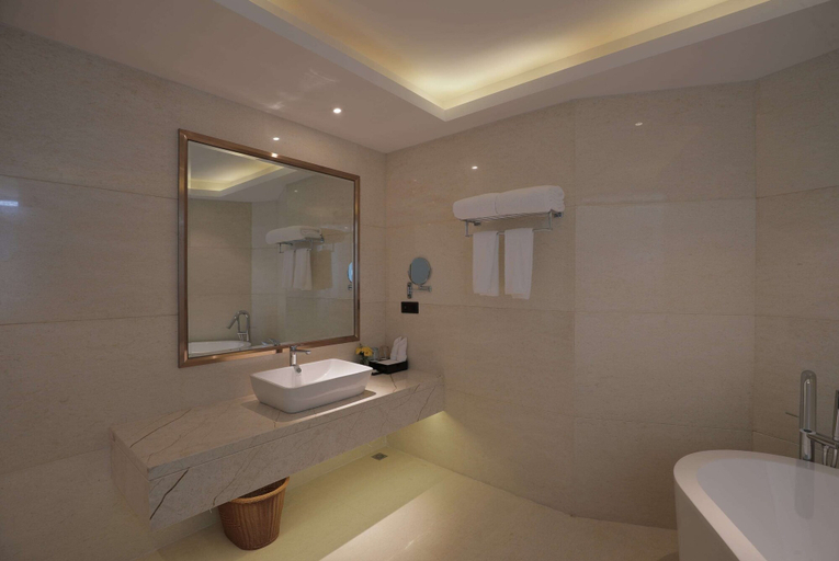 Bathroom 3, Ramada by Wyndham Kunming YiLiang, Kunming