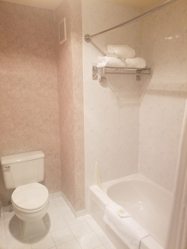 Bathroom 4, Shilo Inn Suites Salem, Marion