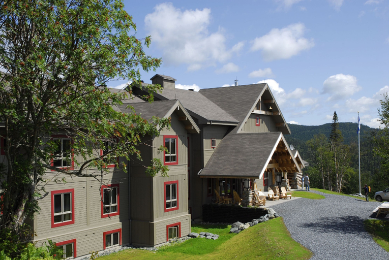 Exterior & Views 2, Auberge de Montagne des Chic-Chocs - Sepaq, La Haute-Gaspésie