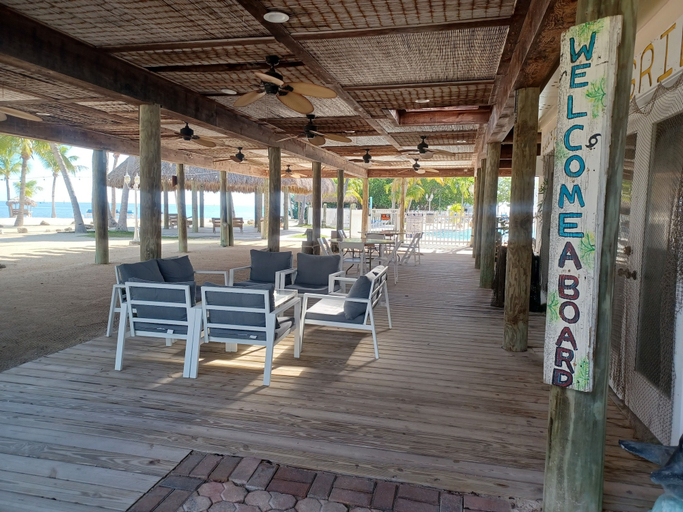 Food & Drinks 5, Coconut Cove Resort and Marina, Monroe