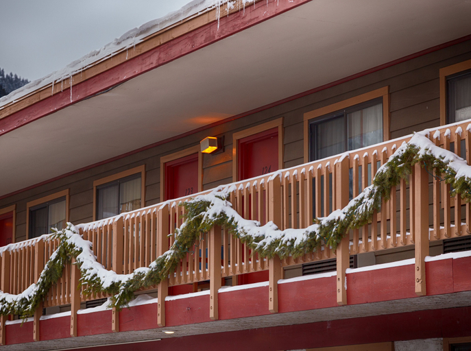 Others 5, Antler Inn, Teton