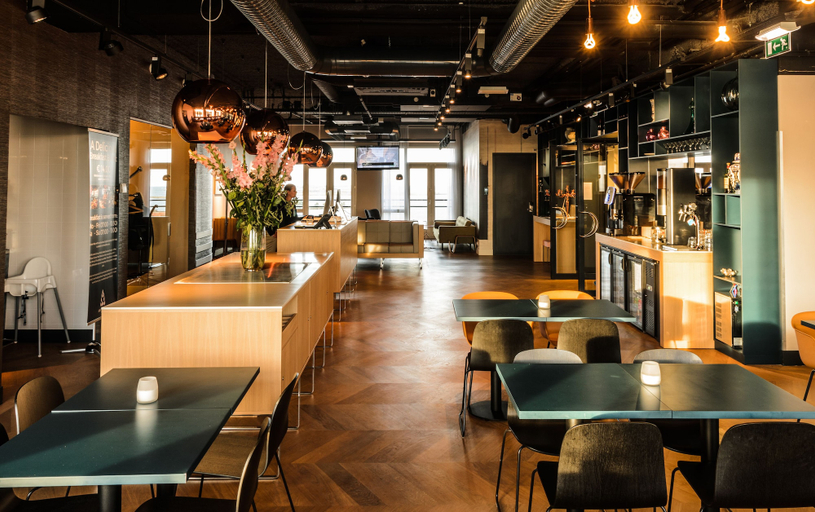 Food & Drinks 5, Amadi Panorama Hotel, Amsterdam