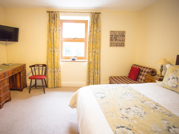 Bedroom 2, Harewood End Inn, Herefordshire
