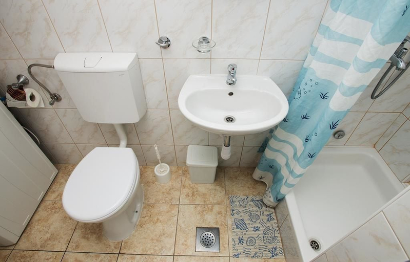 Bathroom 3, Ivana Apartments, Makarska