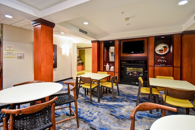 Food & Drinks 4, Fairfield Inn & Suites by Marriott North Platte, Lincoln