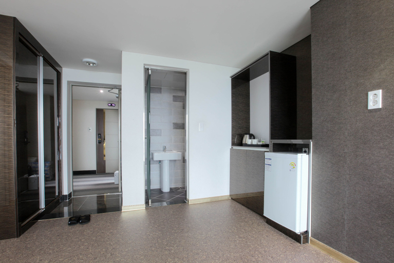 Others 5, Eins Hotel, Seogwipo