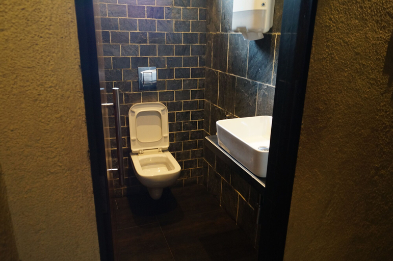 Bathroom 4, Hotel Kumkum, Mumbai City