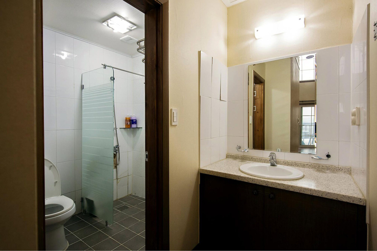 Bathroom 4, Club Castle, Hoengseong