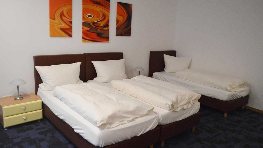 Bedroom 4, Hotel B8 Voerde, Wesel