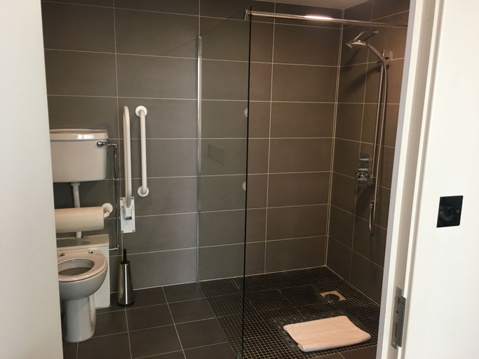 Bathroom 3, Hotel Xanadu, London
