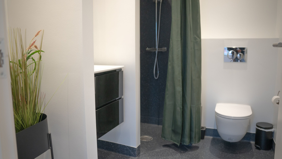 Bathroom 3, Hotel City, Holstebro