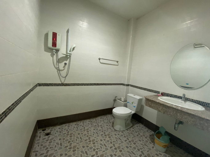 Bathroom 3, Mayuree Resort, Muang Udon Thani