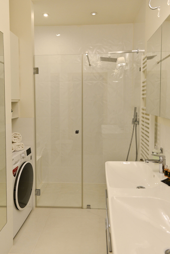 Bathroom 3, La Gioia Elegant Spacious Apartment, Kraków City