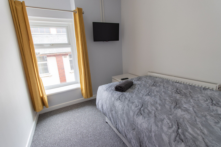 Bedroom 2, Thorne House, Caerphilly