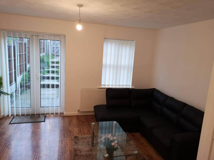 Others 2, Quiet Residential Area, Within Easy Reach to Town, Manchester